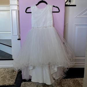 New Condition. Elegant Girls White Dress